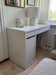 Skrivbord MICKE från IKEA