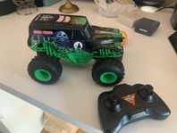Monster Jam “Grave Digger” RC-monstertruck, 1:15-skala