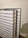 Vit spårpanel