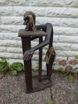 Afrikansk Snidad träfigur som CD ställ