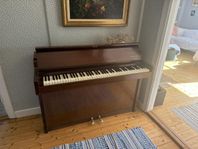 Louis Zwicki pianette i teak – dansk modernism