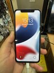 iPhone X 64GB 76% batteri finns en liten skada bak 