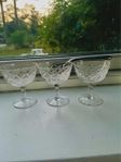 3 st vintage likörglas i slipat glas