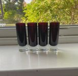 Mörkröda shotsglas - rymmer 5 cl ungefär - 4 st