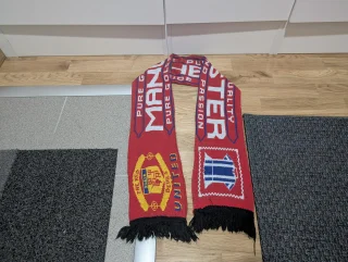 Manchester United haldsduk sent 90-tal