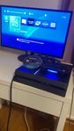 PS4 med FIFA 22 och två handkontroller ( 750 kr snabbaffä