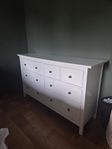 Vit IKEA byrå Hemnes 