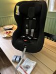 Britax MAX-WAY PLUS 9-25 kg - suttit i mormors bil 