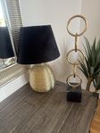 Lampa och prydnad 