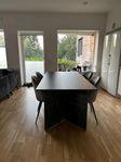 Matbord EJ stolar