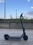 Nästan helt ny Elsparkcykel