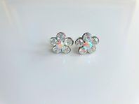 Örhängen vita crystal studs blommor . 50kr