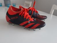 Fotbollsskor adidas Predator svarta röda 41 1/3 41,5
