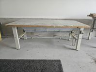 Gedigen höj- och sänkbar arbetsbänk för snickare/träarb