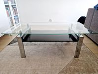 Stilrent glasbord