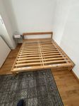 Sängstomme i trä från IKEA,