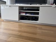 TV bank (vit, IKEA)