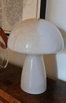 Svampformad bordslampa i glas