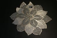 12-pack bordstabletter, guld 30 kr/st 360 kr för paketet