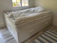 Säng 140cm och Stomme IKEA BRIMNES