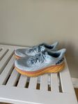 Hoka One One i fin skick och färg