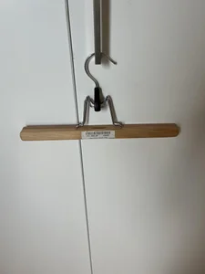 Ikea byxhängare i trä
