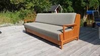 Bäddsoffa i teak/tyg