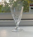 Vintage kristallglas på fot – elegant design