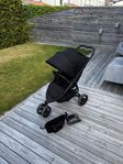 Barnvagn BT City Compact svart + regnskydd och Organizer