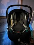 Britax babyskydd med bas och tillbehör