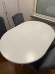 köksbord med 4 stolar