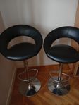 2 st barstolar i konstläder