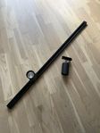 Belysningsskena med flyttbara spotlights 