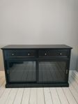 Svart sideboard/vitrinskåp IKEA MALSJÖ – Mycket fint ski
