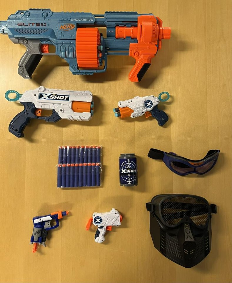 Nerf , diverse Nerfguns , sko...