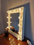 Sminkspegel från Makeupmirror med dimbar belysning
