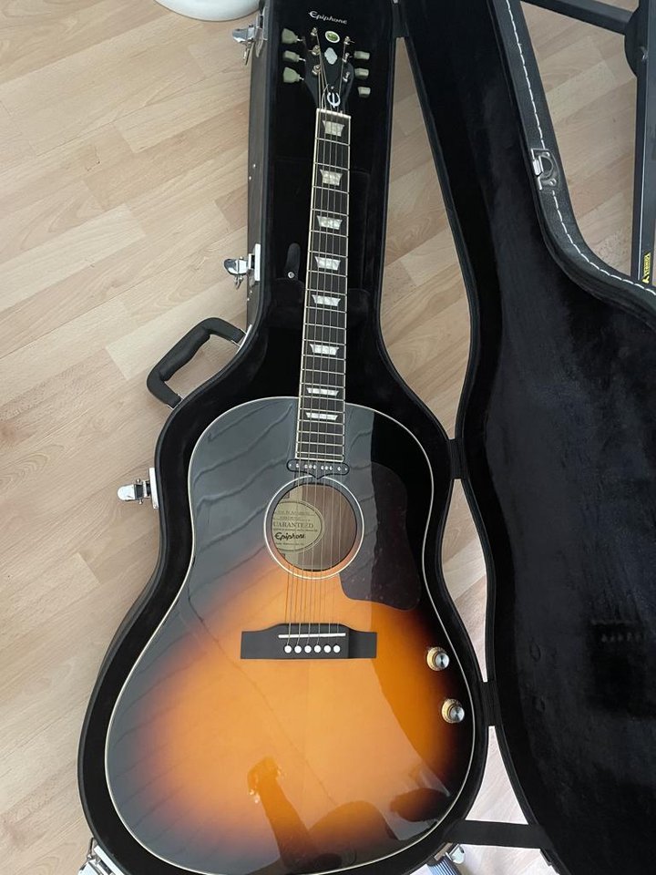 Epiphone gitarr