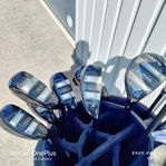 säljer min golf utrustning. Höger spelare