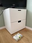 vit byrå från IKEA