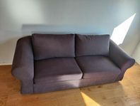 Grå 2-sits soffa