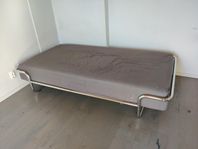 Säng 105 cm Bortskänkes!