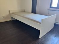 Säng 90 cm Bortskänkes!