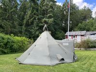 Helsport Varanger 8-10 Camp Lavvo med kamin