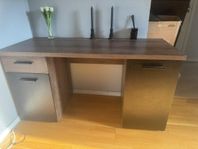 Skrivbord/Byrå