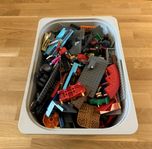 LEGO - låda fylld med massa smålego