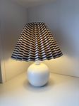 Svenskt Tenn bordslampa inkl (ny) plisserad skärm