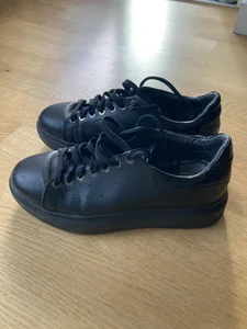 Snygga svarta promenadskor från VDG by Kolpa