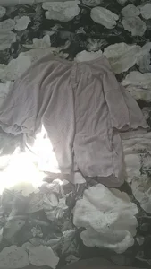 grått pyjamas set t-shirt och shorts 