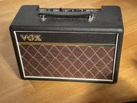 Gitarrpaket – NUX MG-300 + Vox Pathfinder 10 W