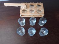 12 snapsglas med serveringshållare